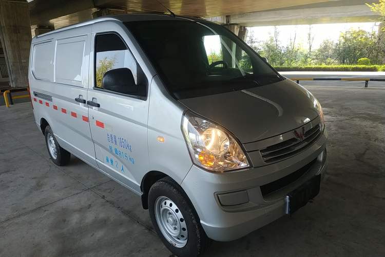 Used Wuling Rongguang S 2021 1.2L Base Model Window-Sealed 2-Seat LSI Car Front Right 45 Deg