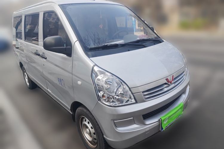 Used Wuling Rongguang S 2021 1.2L Base Model 7-Seater LSI Front Right 45 Deg