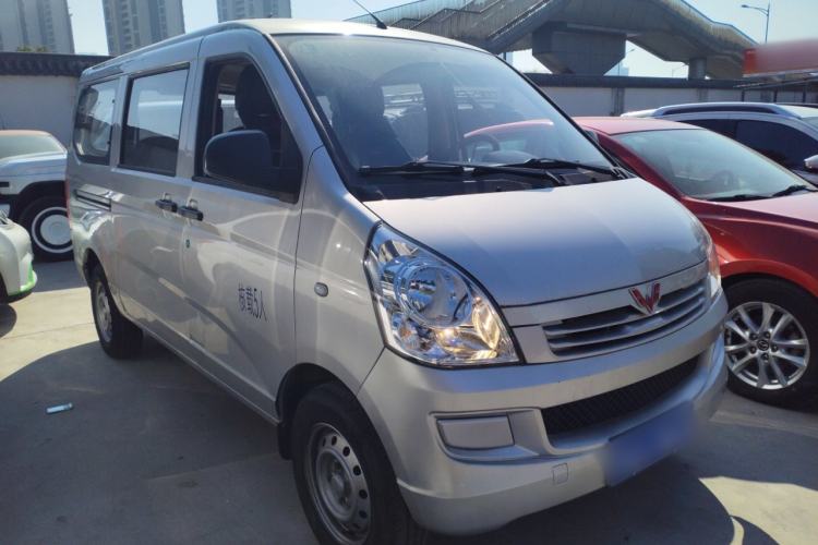 Used Wuling Rongguang S 2021 1.2L Standard Version with Power Steering 5-Seater LSI Front Right 45 Deg