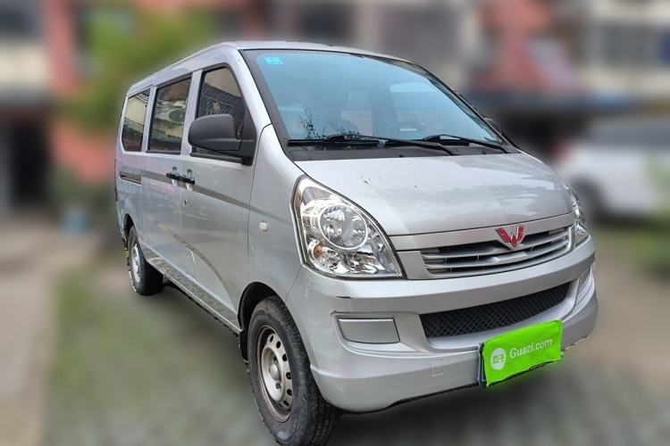 Used Wuling Rongguang S 2021 1.2L Standard Edition Air-Conditioned 7-Seater LSI Front Right 45 Deg