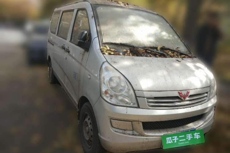 Used Wuling Rongguang S 2021 1.2L Base Model 7-Seater LSI Front Right 45 Deg