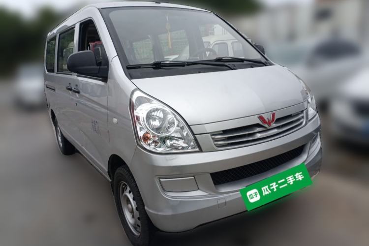 Used Wuling Rongguang S 2021 1.2L Base Model 7-Seater LSI Front Right 45 Deg