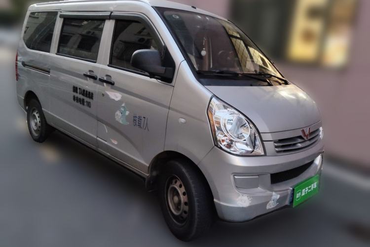 Used Wuling Rongguang S 2021 1.2L Base Model 7-Seater LSI Front Right 45 Deg