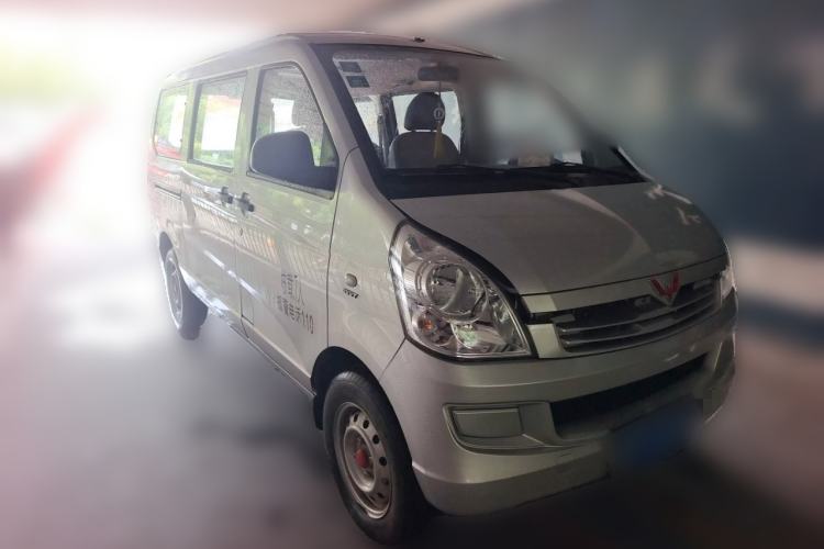 Used Wuling Rongguang S 2021 1.2L Base Model 7-Seater LSI Front Right 45 Deg