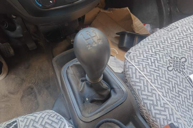 Used Wuling Rongguang S 2021 1.2L Base Model Window-Sealed 2-Seat LSI Car Gear Lever