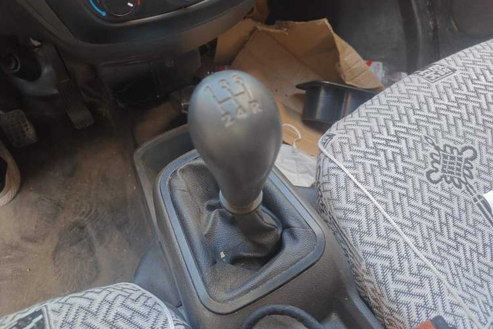 Used Wuling Rongguang S 2021 1.2L Base Model Window-Sealed 2-Seat LSI Car Gear Lever