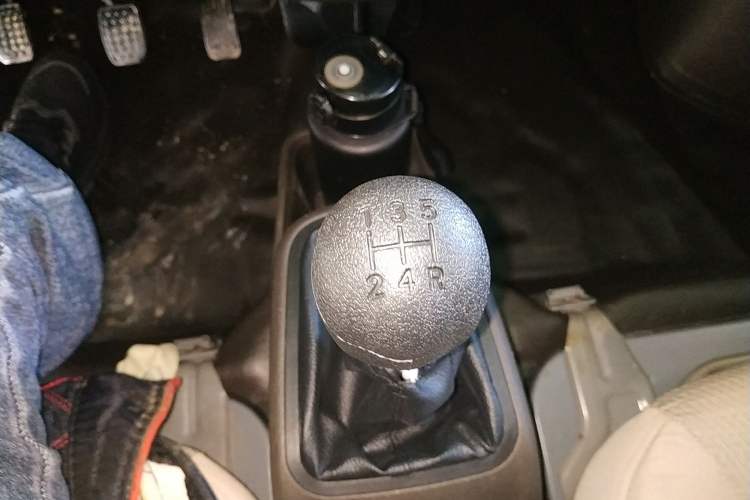 Used Wuling Rongguang S 2021 1.2L Base Model Window-Sealed 2-Seat LSI Car Gear Lever