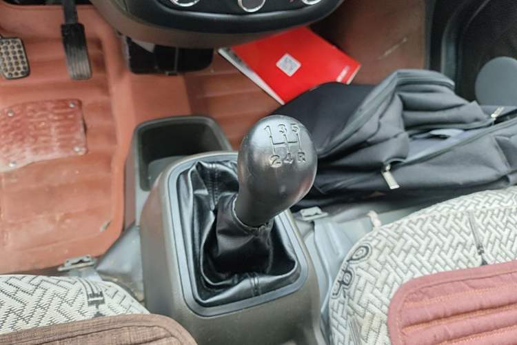 Used Wuling Rongguang S 2021 1.2L Base Model Window-Sealed 2-Seat LSI Car Gear Lever