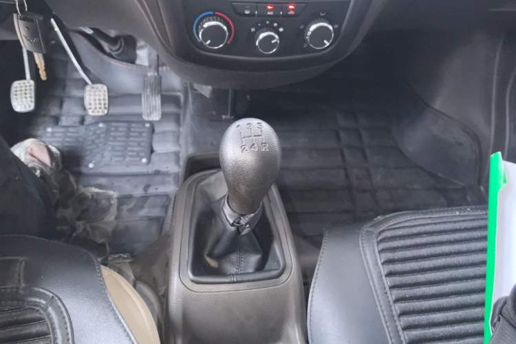 Used Wuling Rongguang S 2021 1.2L Base Model Window-Sealed 2-Seat LSI Car Gear Lever