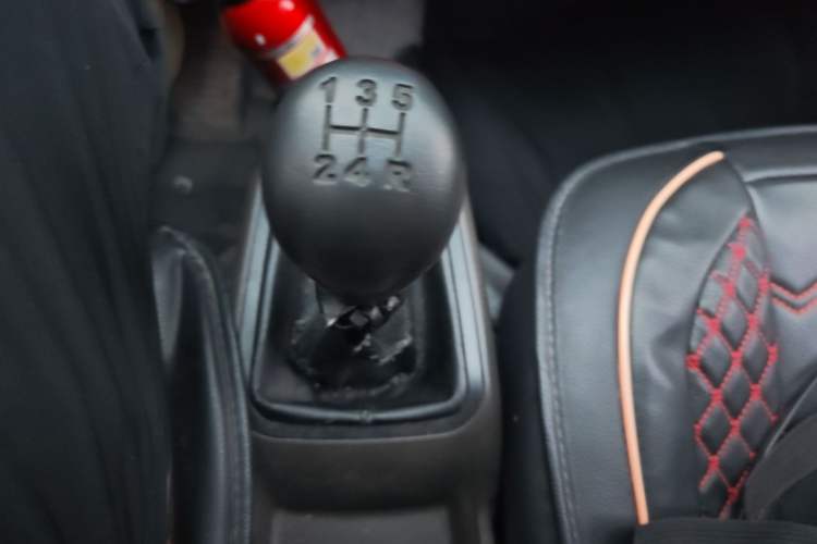 Used Wuling Rongguang S 2021 1.2L Base Model Window-Sealed 2-Seat LSI Car Gear Lever
