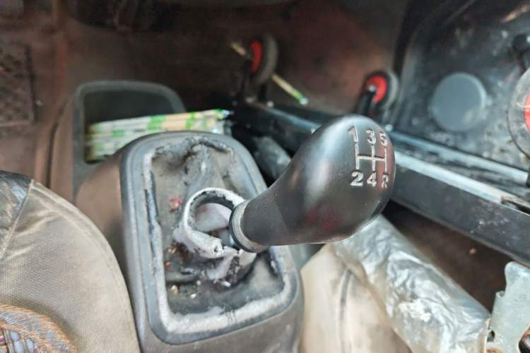 Used Wuling Rongguang S 2021 1.2L Base Model Window-Sealed 2-Seat LSI Car Gear Lever