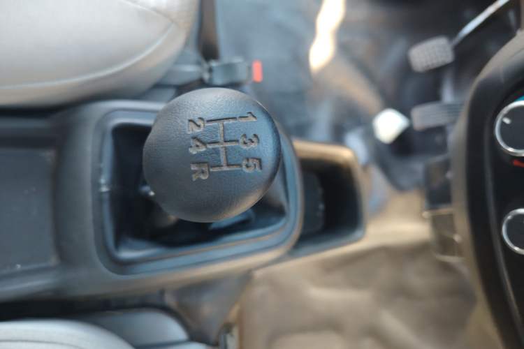 Used Wuling Rongguang S 2021 1.2L Base Model Window-Sealed 2-Seat LSI Car Gear Lever