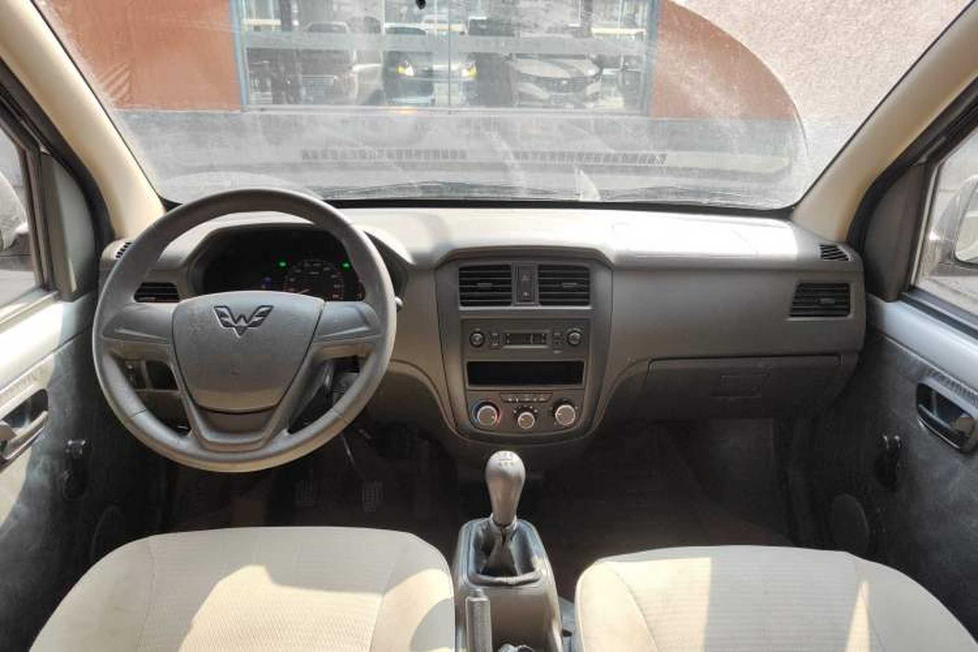 Used Wuling Rongguang S 2021 1.2L Base Model Window-Sealed 5-Seat LSI Car Interior 2