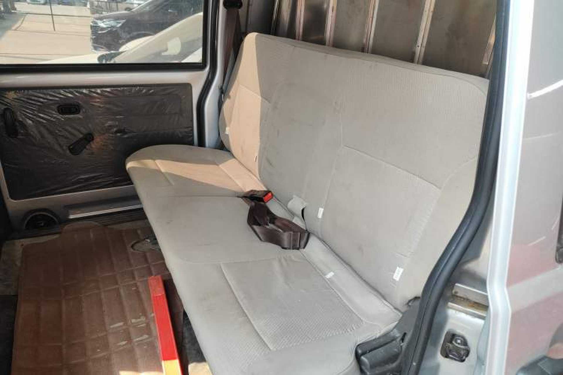 Used Wuling Rongguang S 2021 1.2L Base Model Window-Sealed 5-Seat LSI Car Interior 4