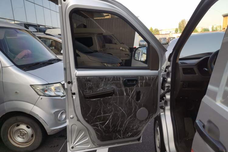 Used Wuling Rongguang S 2021 1.2L Base Model Window-Sealed 2-Seat LSI Car Interior 7