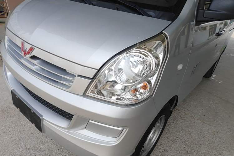 Used Wuling Rongguang S 2021 1.2L Base Model 7-Seater LSI Left Front Headlight