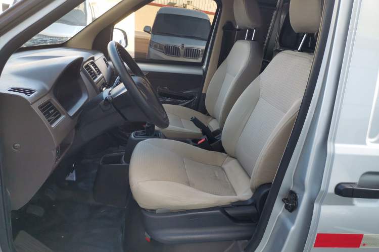 Used Wuling Rongguang S 2021 1.2L Base Model Window-Sealed 2-Seat LSI Car Left Front Seat