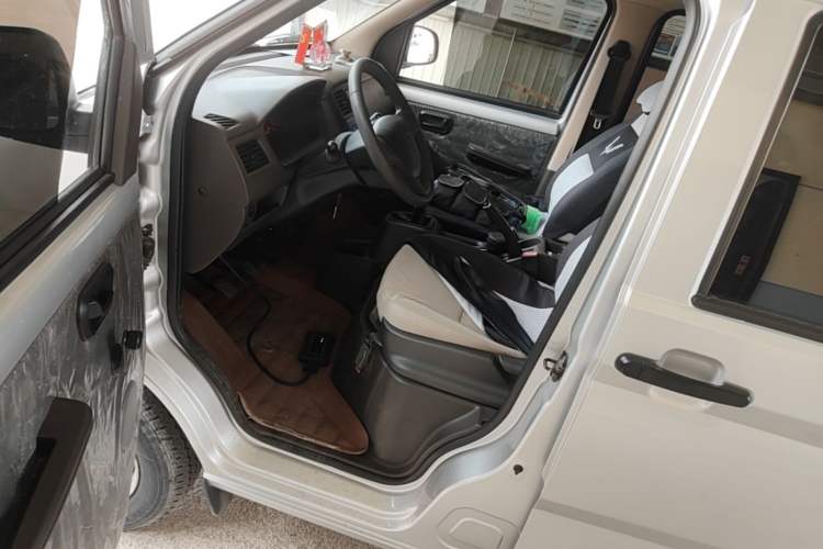 Used Wuling Rongguang S 2021 1.2L Base Model 7-Seater LSI Left Front Seat
