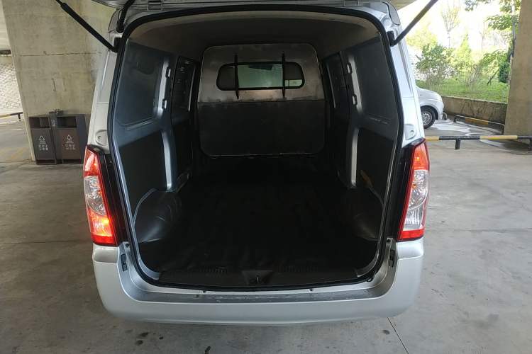 Used Wuling Rongguang S 2021 1.2L Base Model Window-Sealed 2-Seat LSI Car Left Rear Seat