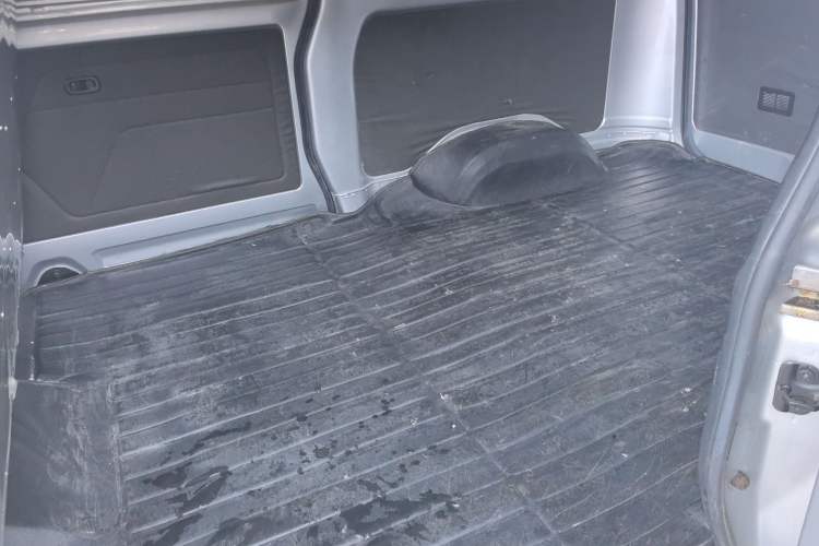 Used Wuling Rongguang S 2021 1.2L Base Model Window-Sealed 2-Seat LSI Car Left Rear Seat