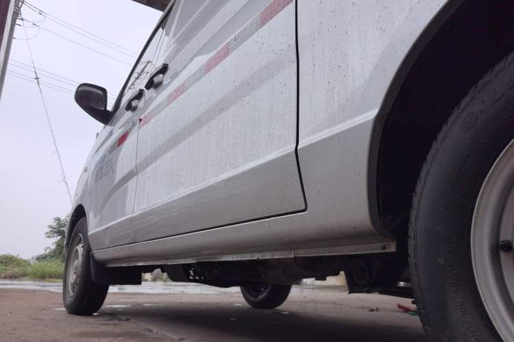 Used Wuling Rongguang S 2021 1.2L Base Model Window-Sealed 2-Seat LSI Car Left Side Sill