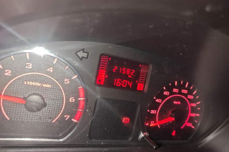 Used Wuling Rongguang S 2021 1.2L Base Model 7-Seater LSI Odometer Close Up