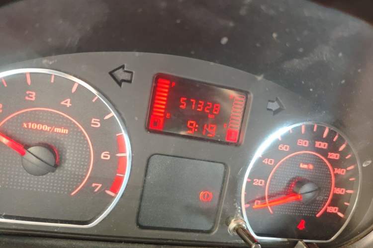 Used Wuling Rongguang S 2021 1.2L Base Model 5-Seater LSI Odometer Close Up
