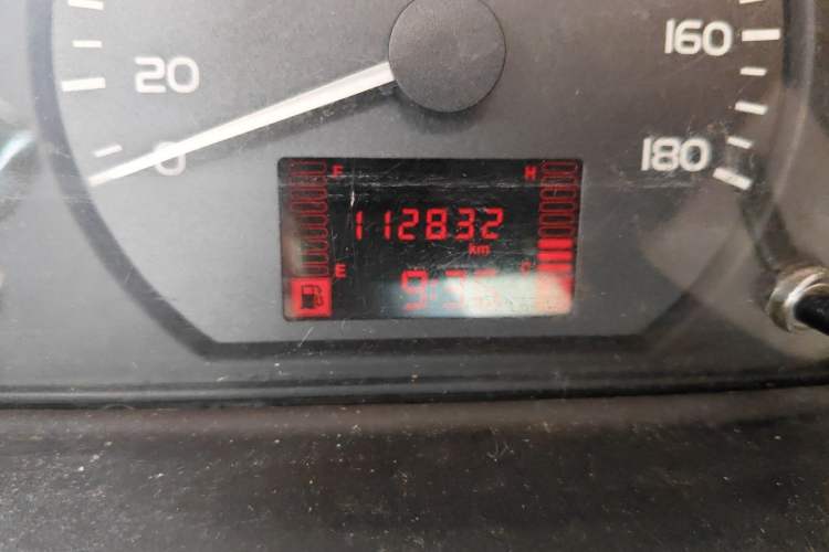 Used Wuling Rongguang S 2021 1.2L Base Model 7-Seater LSI Odometer Close Up