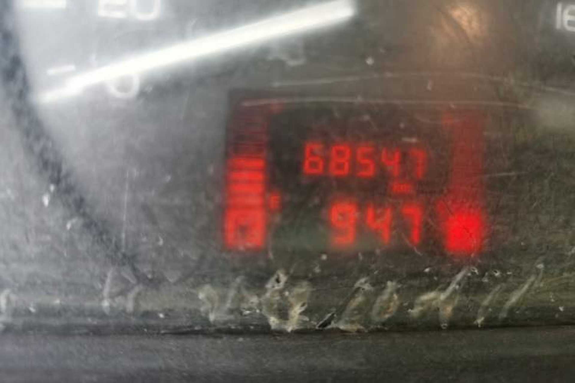 Used Wuling Rongguang S 2021 1.2L Base Model Window-Sealed 2-Seat LSI Car Odometer Close Up
