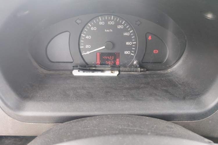 Used Wuling Rongguang S 2021 1.2L Base Model Window-Sealed 2-Seat LSI Car Odometer Close Up