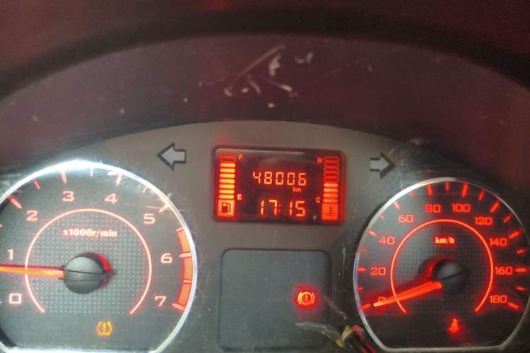 Used Wuling Rongguang S 2021 1.2L Base Model 5-Seater LSI Odometer Close Up