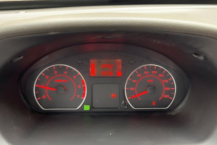 Used Wuling Rongguang S 2021 1.2L Base Model 7-Seater LSI Odometer Close Up