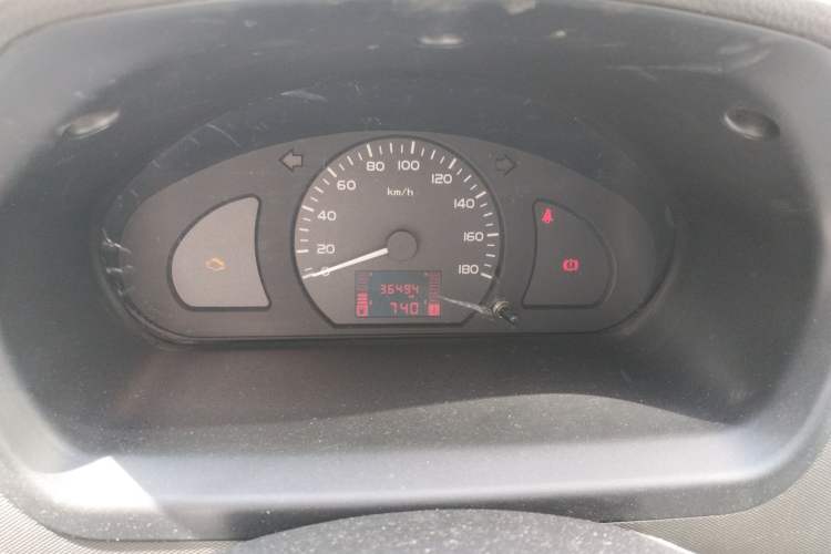 Used Wuling Rongguang S 2021 1.2L Base Model Window-Sealed 5-Seat LSI Car Odometer Close Up
