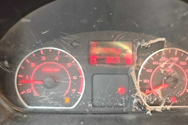 Used Wuling Rongguang S 2021 1.2L Base Model 5-Seater LSI Odometer Close Up