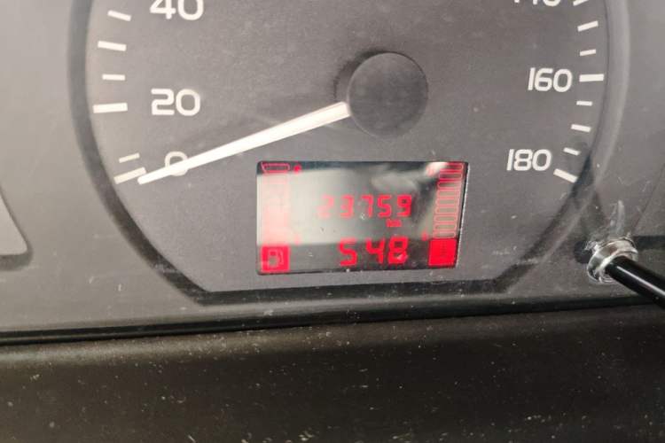 Used Wuling Rongguang S 2021 1.2L Base Model 5-Seater LSI Odometer Close Up