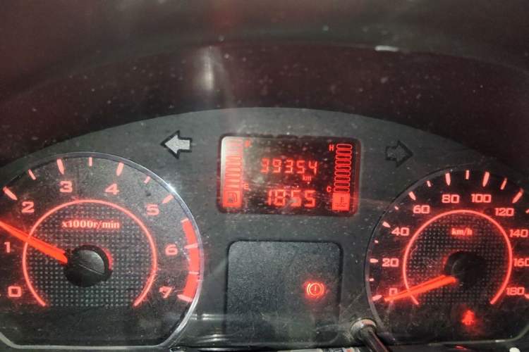 Used Wuling Rongguang S 2021 1.2L Base Model 7-Seater LSI Odometer Close Up
