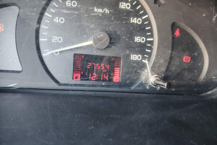 Used Wuling Rongguang S 2021 1.2L Base Model Window-Sealed 2-Seat LSI Car Odometer Close Up