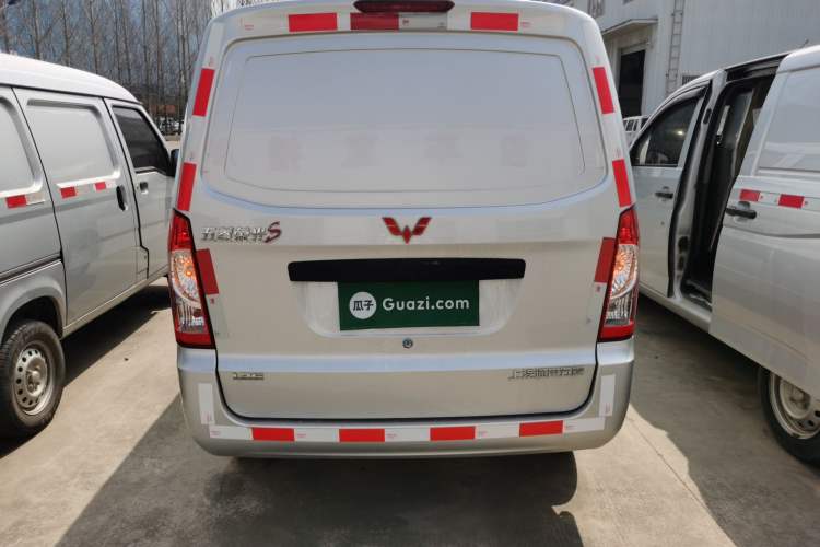 Used Wuling Rongguang S 2021 1.2L Base Model Window-Sealed 5-Seat LSI Car Rear