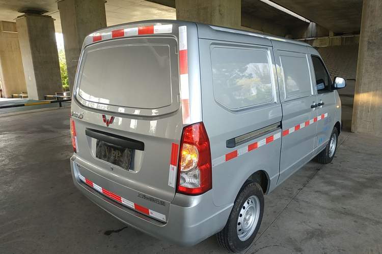 Used Wuling Rongguang S 2021 1.2L Base Model Window-Sealed 2-Seat LSI Car Rear Right 45 Deg