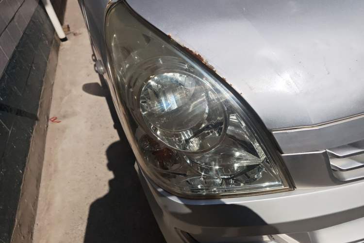 Used Wuling Rongguang S 2021 1.2L Standard Model with Power Steering 7-Seater LSI Right Front Headlight