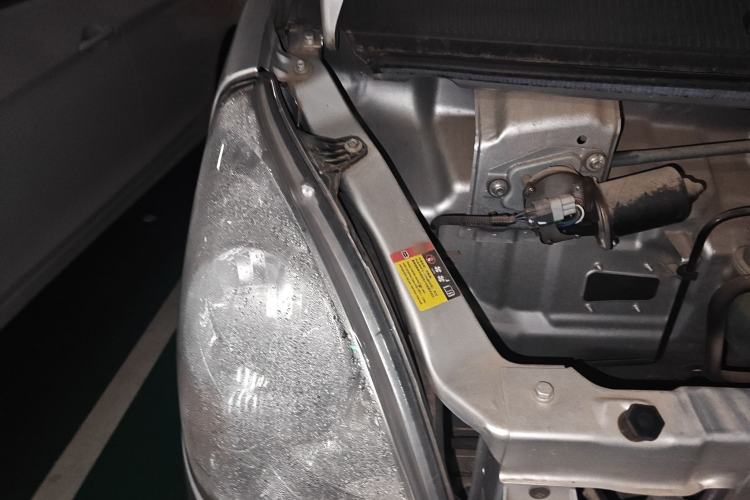Used Wuling Rongguang S 2021 1.2L Base Model 7-Seater LSI Right Front Headlight