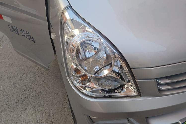 Used Wuling Rongguang S 2021 1.2L Base Model Window-Sealed 2-Seat LSI Car Right Front Headlight