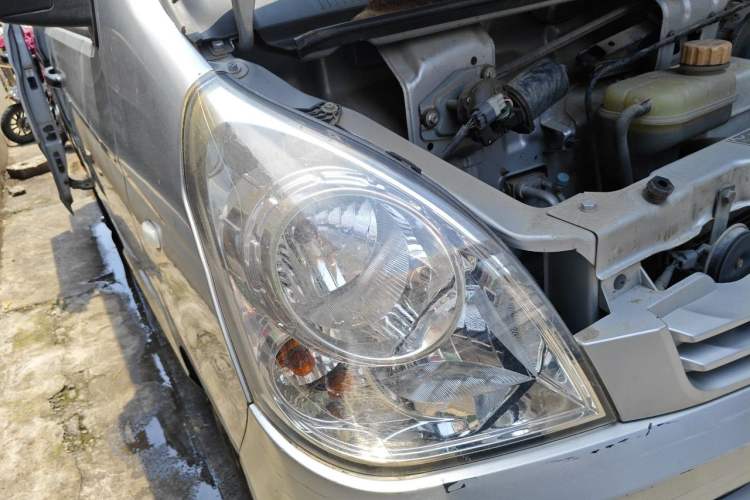 Used Wuling Rongguang S 2021 1.2L Base Model 7-Seater LSI Right Front Headlight