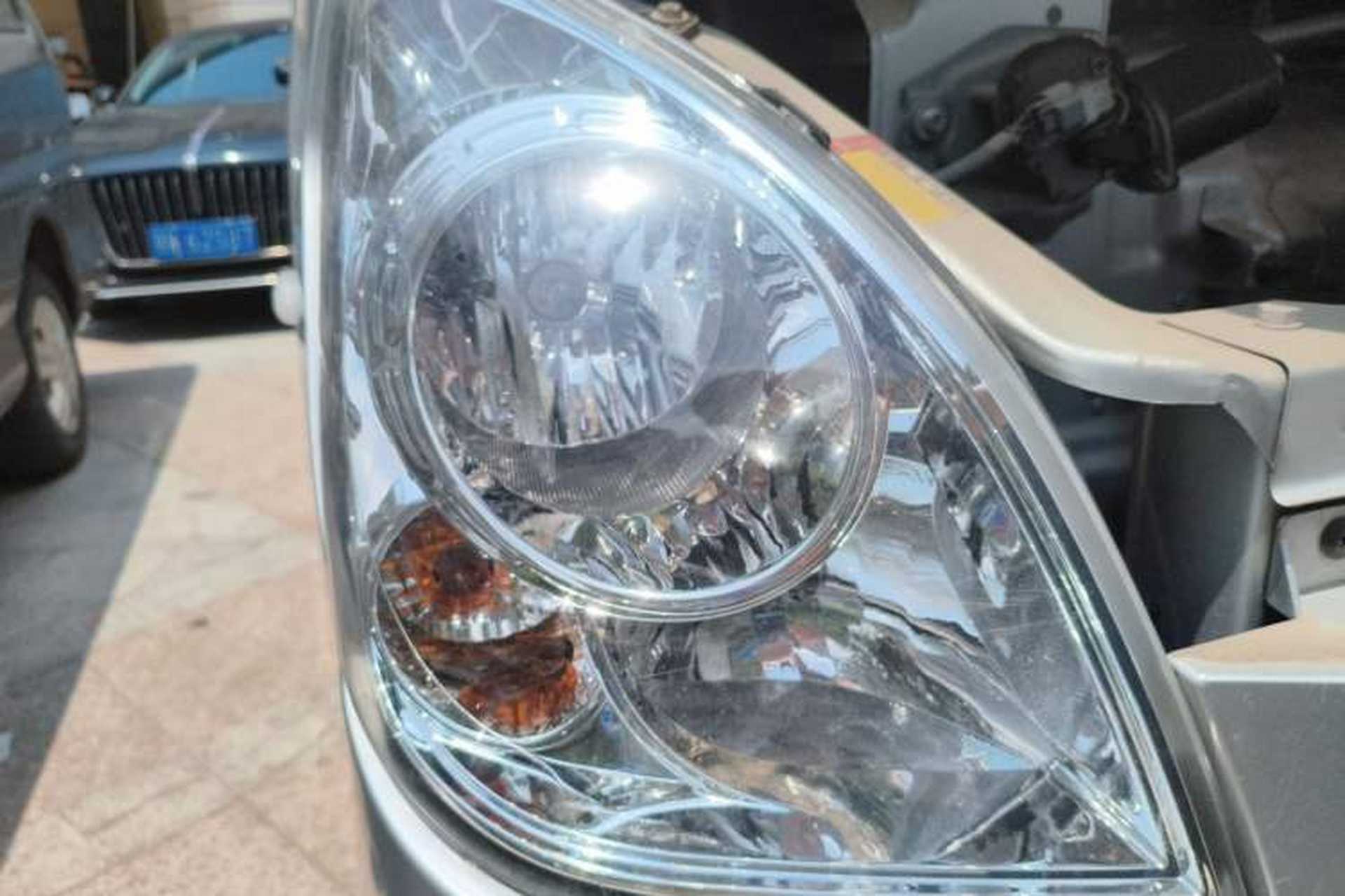 Used Wuling Rongguang S 2021 1.2L Base Model 5-Seater LSI Right Front Headlight