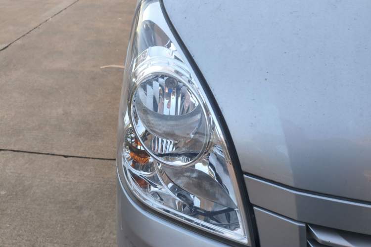 Used Wuling Rongguang S 2021 1.2L Base Model 5-Seater LSI Right Front Headlight