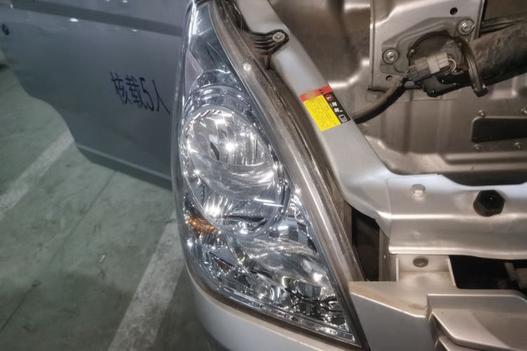 Used Wuling Rongguang S 2021 1.2L Standard Version with Power Steering 5-Seater LSI Right Front Headlight