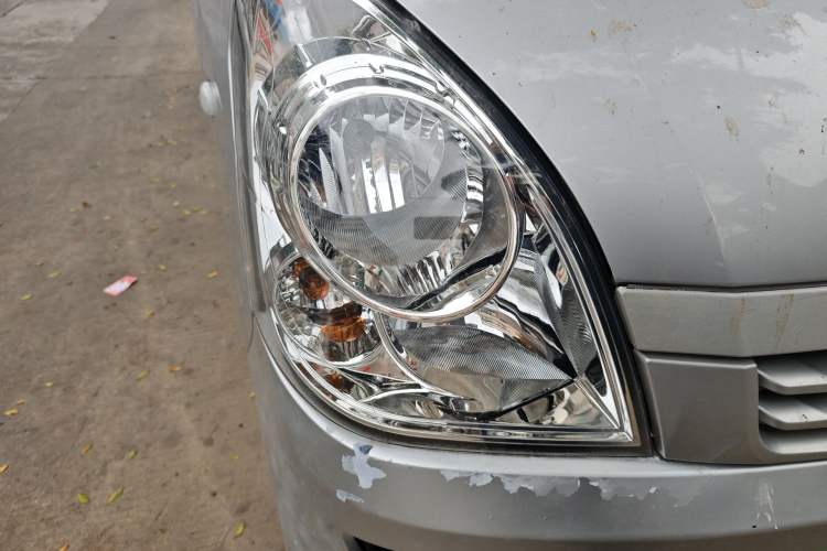 Used Wuling Rongguang S 2021 1.2L Base Model 7-Seater LSI Right Front Headlight