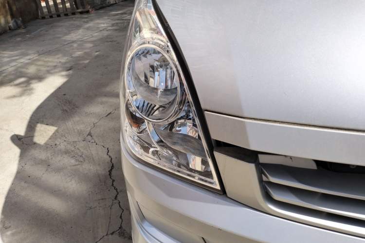Used Wuling Rongguang S 2021 1.2L Base Model Window-Sealed 5-Seat LSI Car Right Front Headlight