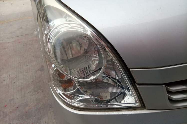 Used Wuling Rongguang S 2021 1.2L Base Model 7-Seater LSI Right Front Headlight