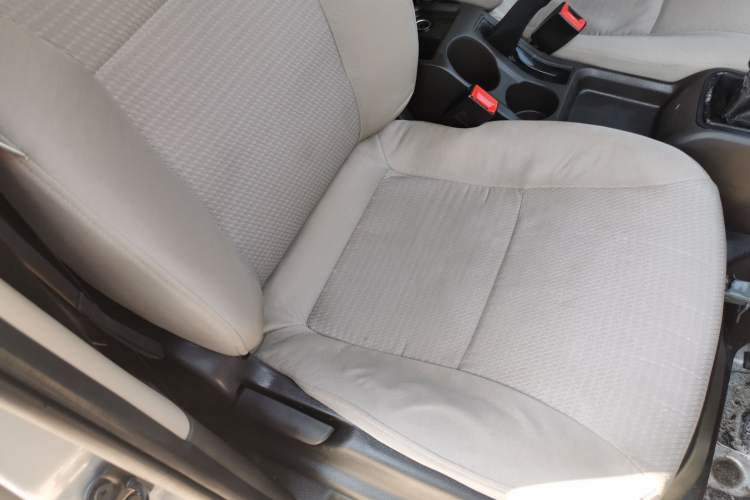Used Wuling Rongguang S 2021 1.2L Base Model Window-Sealed 2-Seat LSI Car Right Front Seat